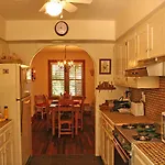 Palace Ave Casita One-Bedroom Holiday Home