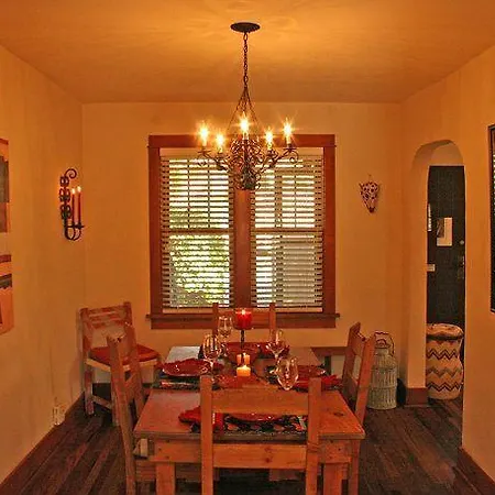 Palace Ave Casita One-bedroom Holiday